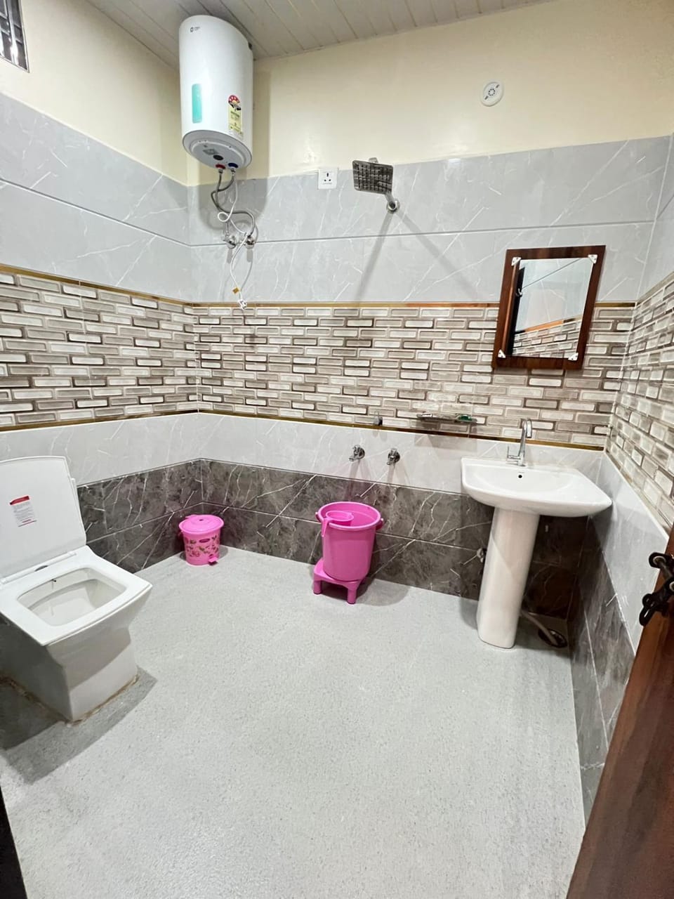 Kharari Inn Hotel in Uttar Pradesh