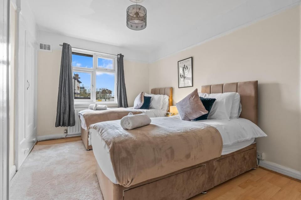 Cosy 2 bed flat, Wembley Stadium Apartment in Wembley