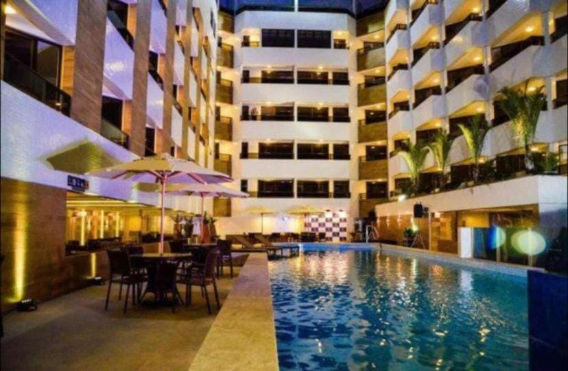 Swimming pool, sunbed