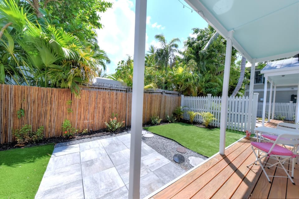 11 Cottage close to Duval st House in Key West