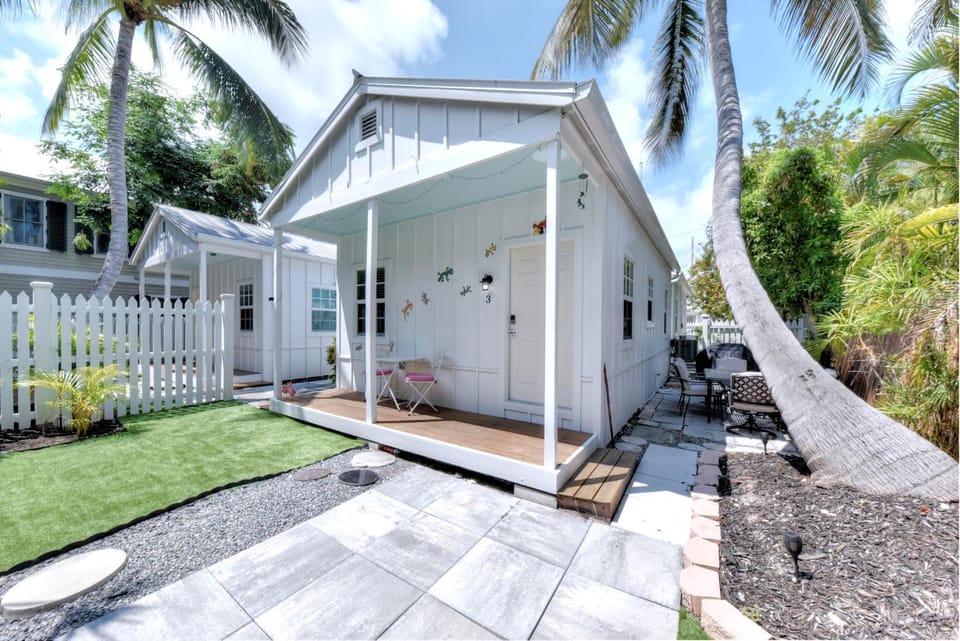 11 Cottage close to Duval st House in Key West
