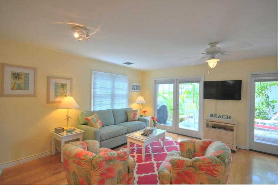 Renovated Corner Unit House in Key West