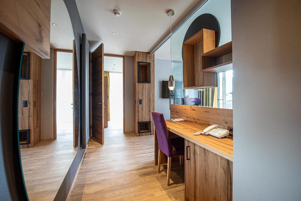 Living room, Photo of the whole room