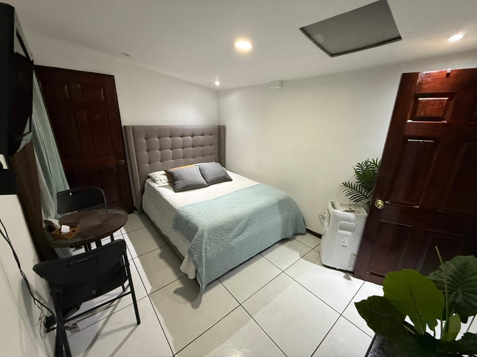 Alojamiento Cereza 1 WiFi Apartment in Alajuela