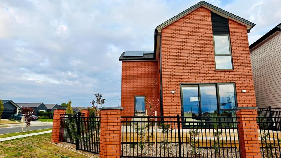 Property building, Street view