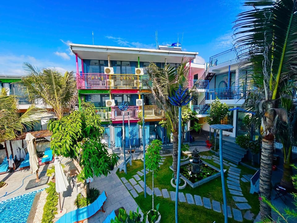 Property building, Spring, Day, Garden, Garden view, Pool view, Swimming pool