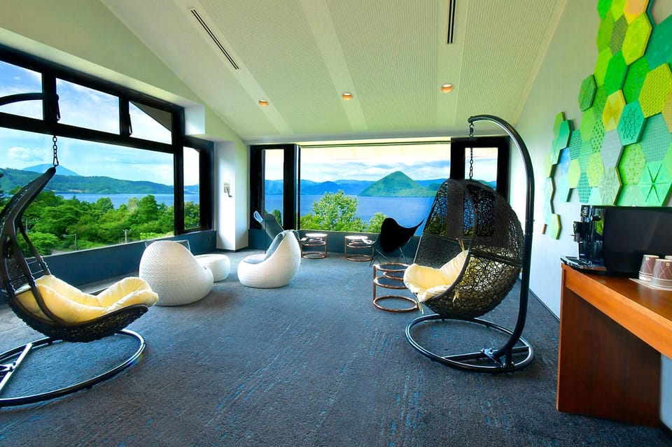 Communal lounge/ TV room