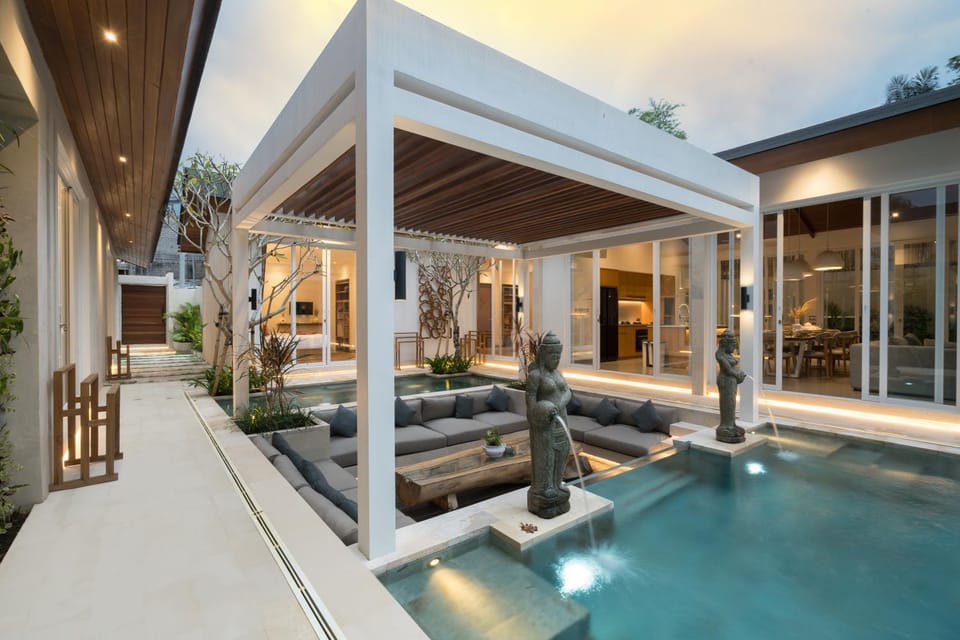 Property building, Decorative detail, Seating area, Pool view, Swimming pool