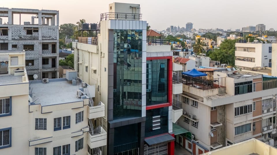 Property building, Bird's eye view, City view, Location