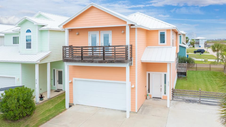 Sunrise Paradise - Pet Friendly Boat Parking House in Port Aransas