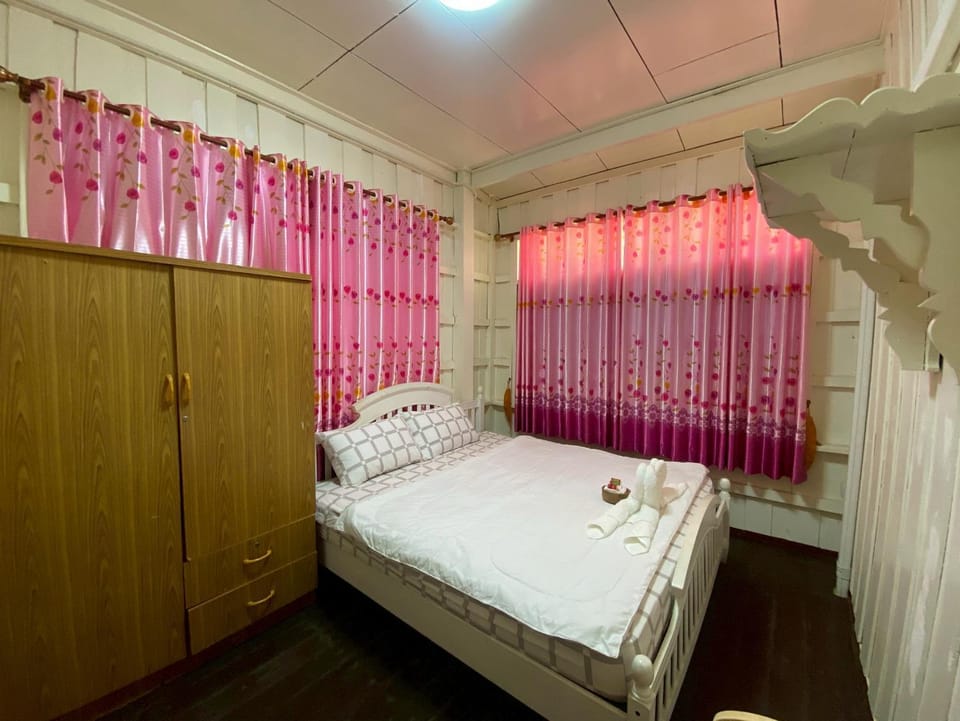 Bed, Photo of the whole room, Bedroom, towels, wardrobe