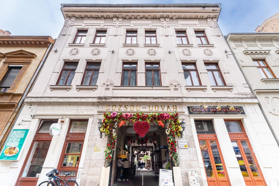 Property building, Facade/entrance