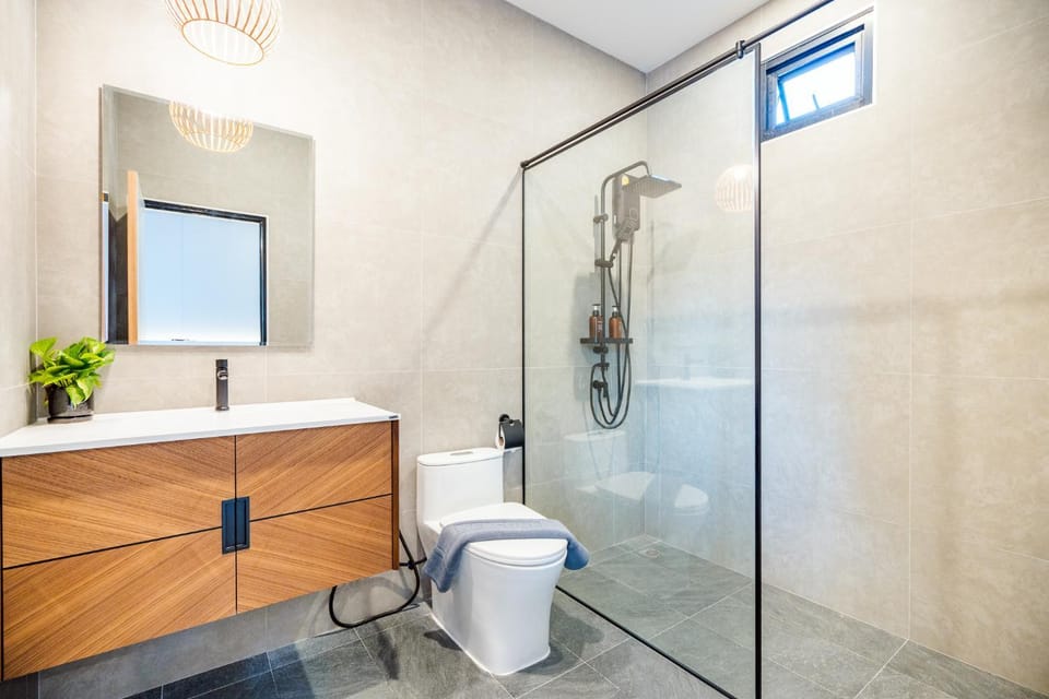 Shower, Toilet, Bathroom