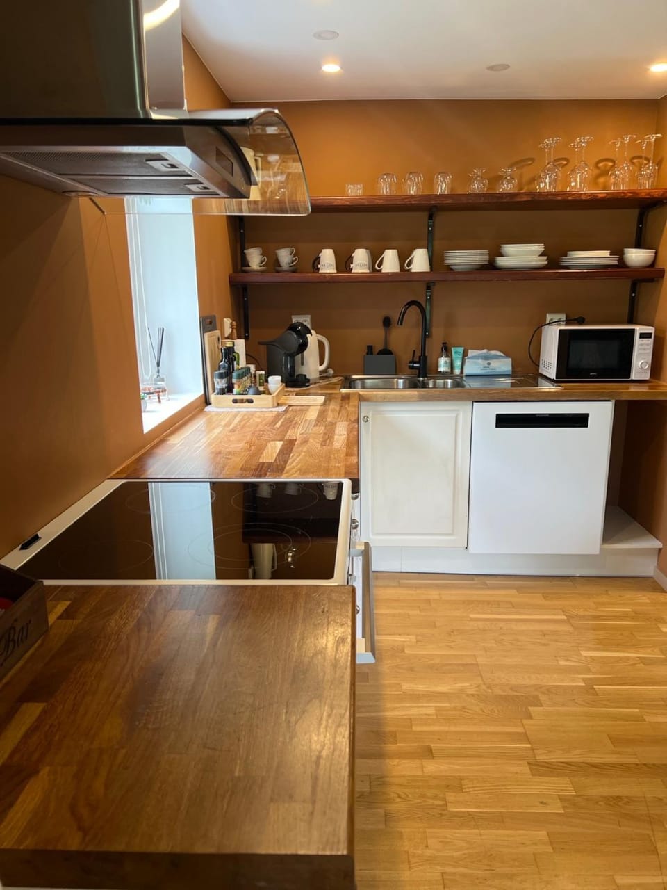 Coffee/tea facilities, Kitchen or kitchenette, dishwasher, oven, pet friendly, stove, toaster