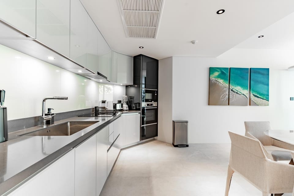 Kitchen or kitchenette, Dining area, toaster