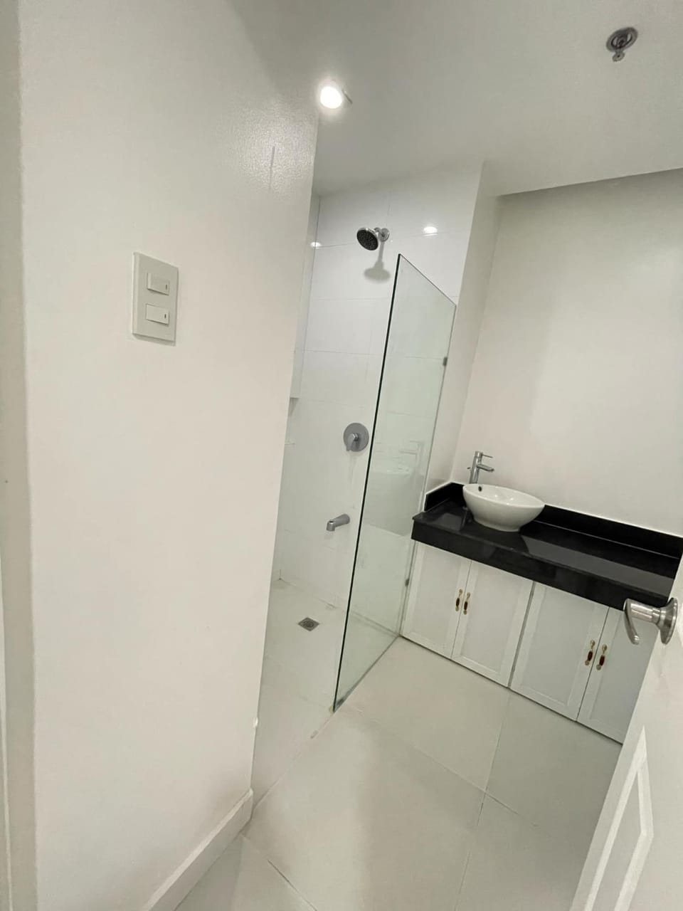 1 Bedroom Unit at One Pontefino Tower Apartment hotel in Batangas