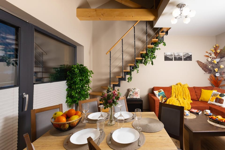 Living room, Seating area, Dining area