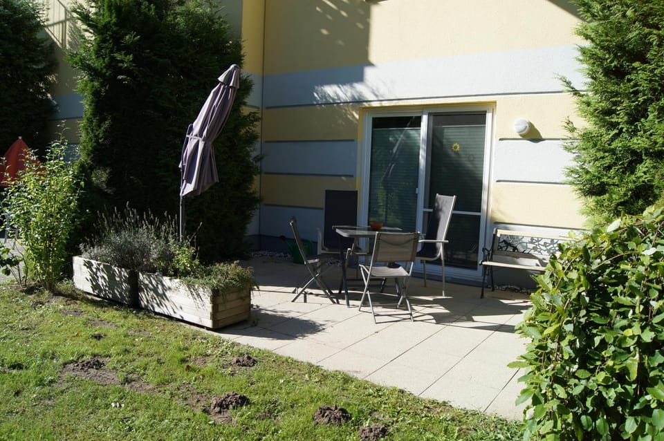 Patio, Spring, Garden, Garden, Balcony/Terrace, Garden view