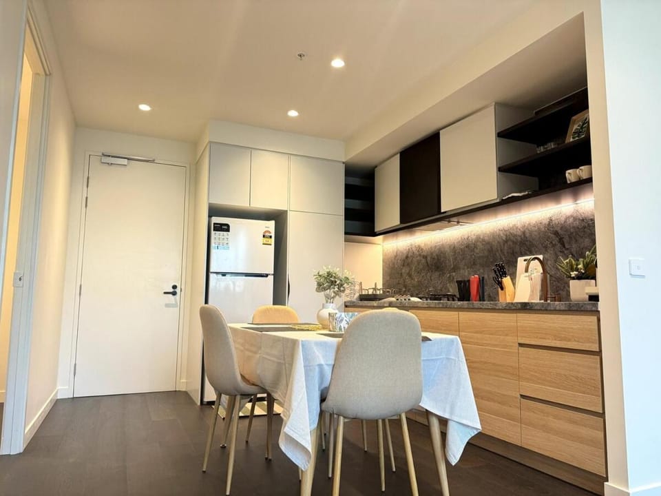 Beauty 2Bed Apt Parking West Mel Apartment in Melbourne