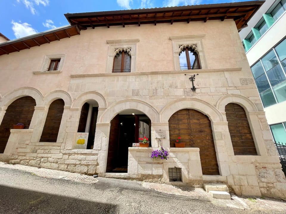 Property building, Facade/entrance
