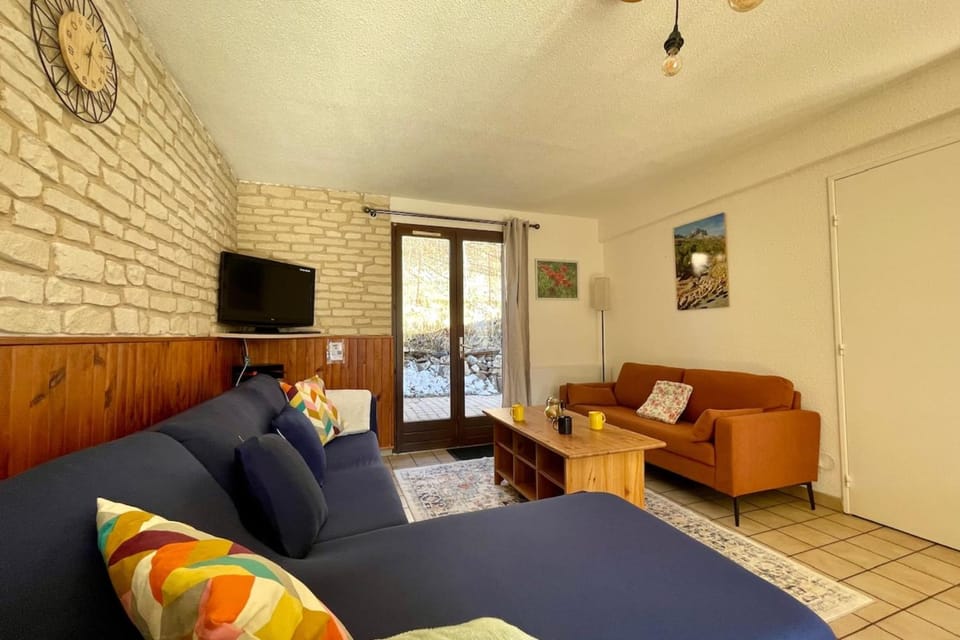 Pretty F4 house with loggia in Briançon House in Briançon