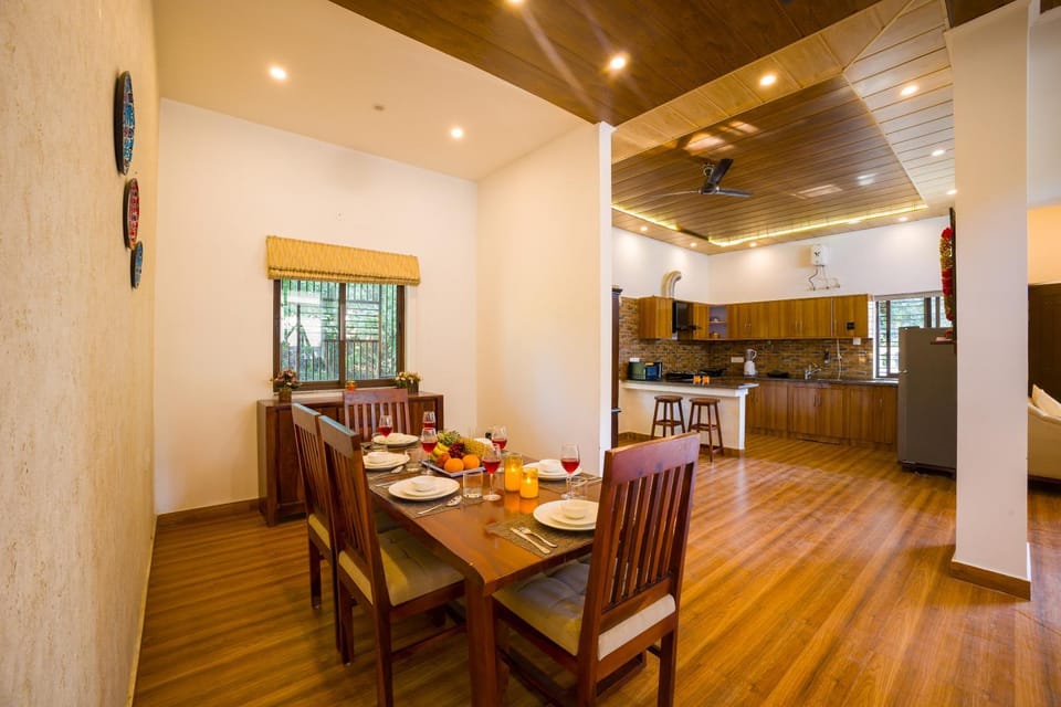 Dining area, Breakfast
