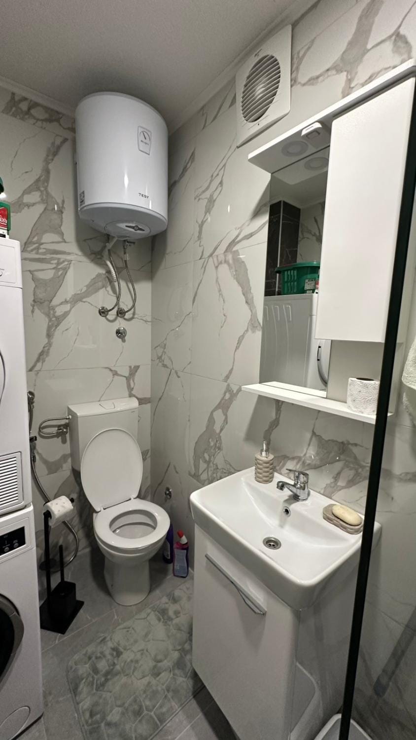 Shower, Toilet, Bathroom