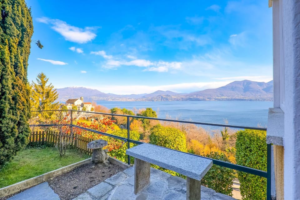 Garden, Lake view, Mountain view