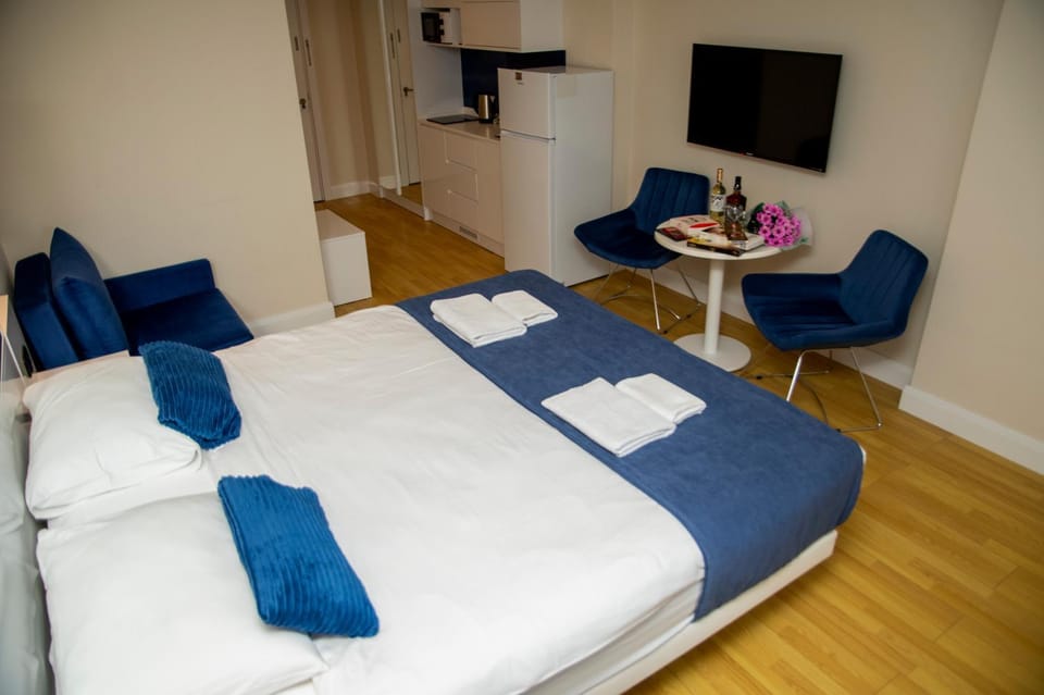Bed, Photo of the whole room