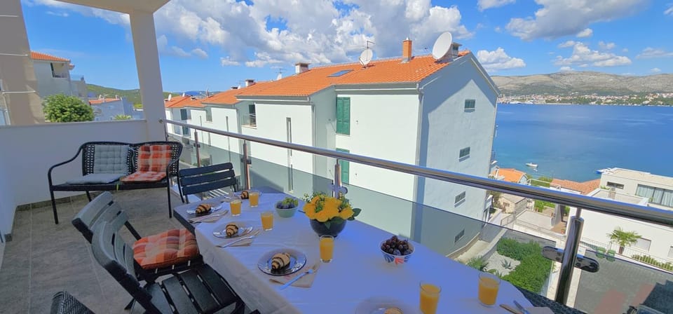 Day, Natural landscape, View (from property/room), Balcony/Terrace, Seating area, Sea view