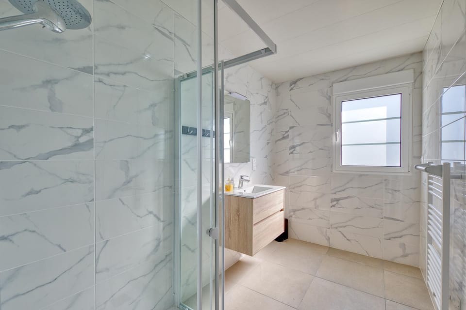 Shower, Bathroom