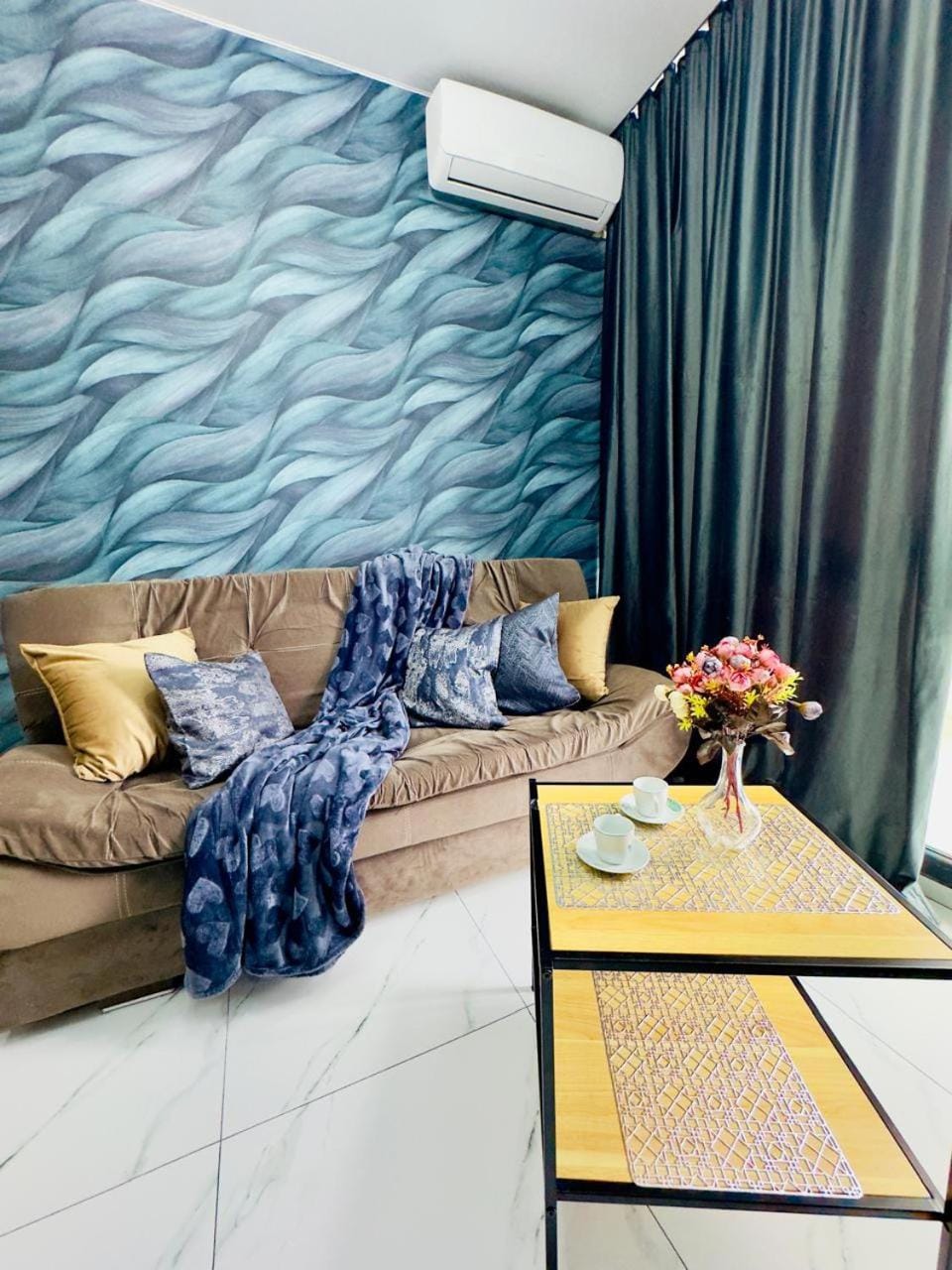 Living room, Seating area, Dining area, air conditioner