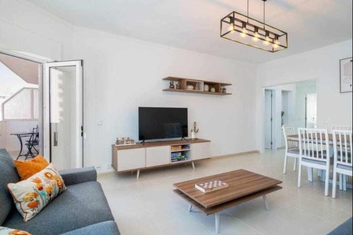 Mello Apartamento renovado, praia de Quarteira Apartment in Quarteira