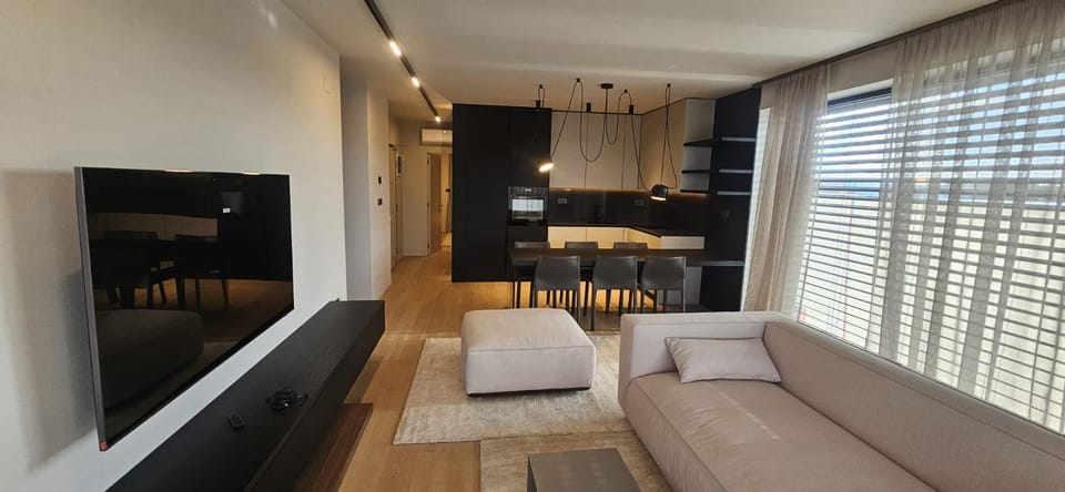 TV and multimedia, Kitchen or kitchenette, Living room, Seating area, Dining area