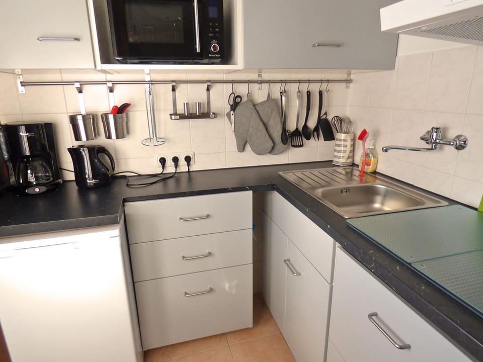 Kitchen or kitchenette, Living room
