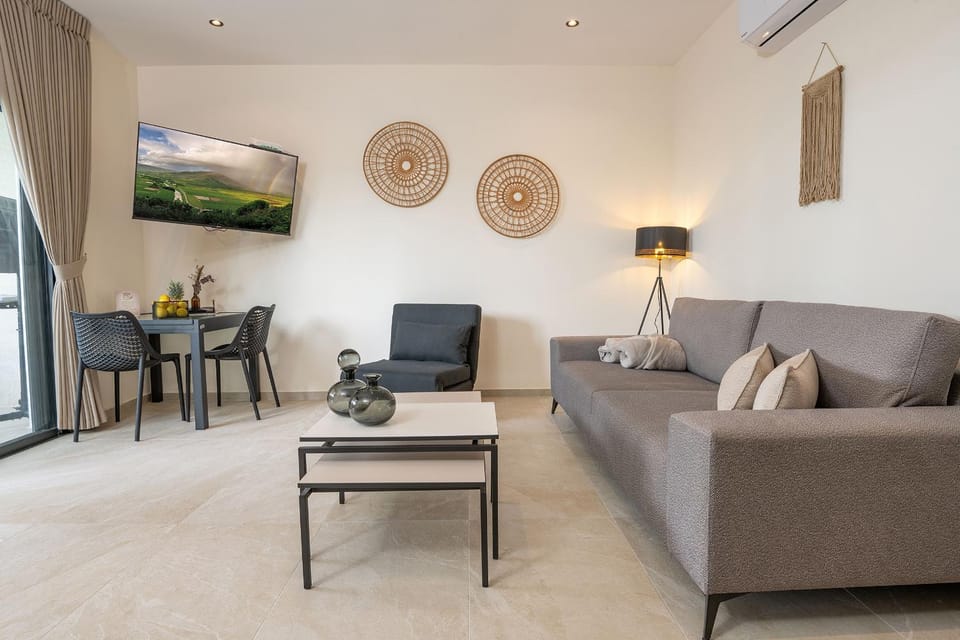 TV and multimedia, Seating area