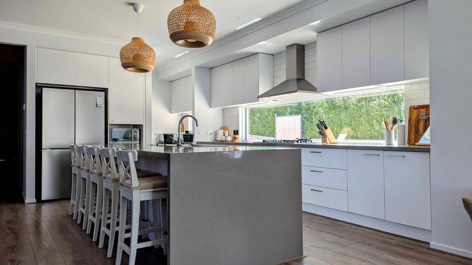 Kitchen or kitchenette, stove