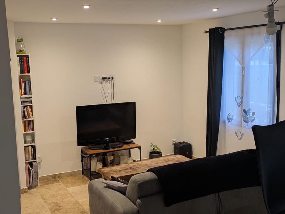 Library, TV and multimedia, Living room