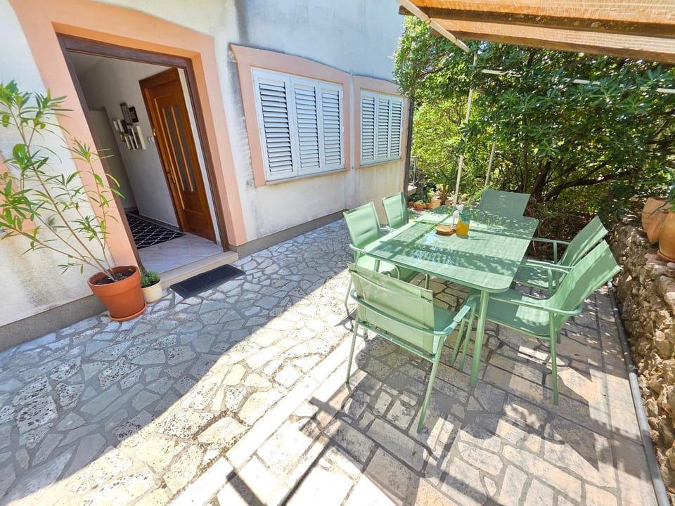 Patio, Balcony/Terrace, Seating area