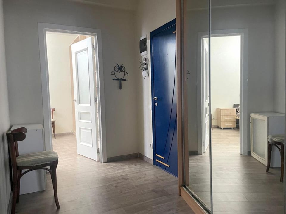 Seating area, wardrobe