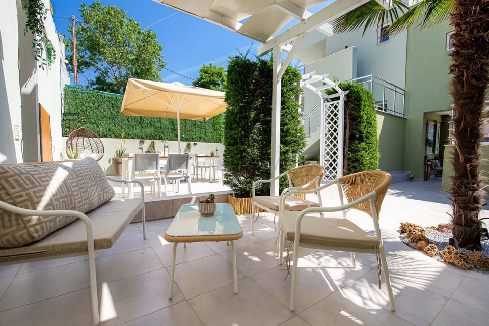 Lafeyra Hotel House in Limenaria
