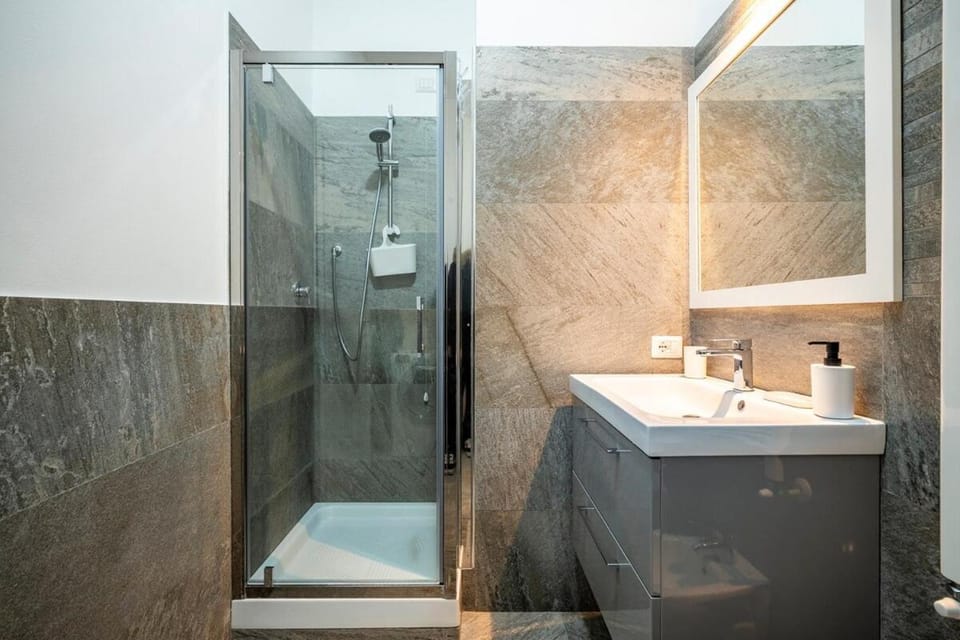 Shower, Bathroom, Bath, towels