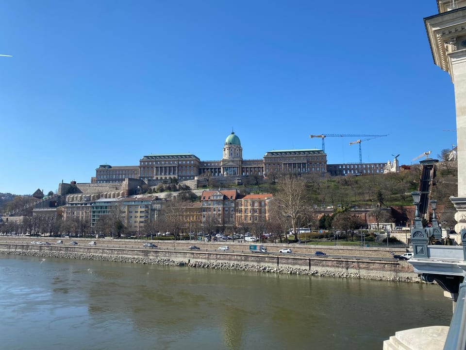 Nearby landmark, Off site, City view, Lake view, River view