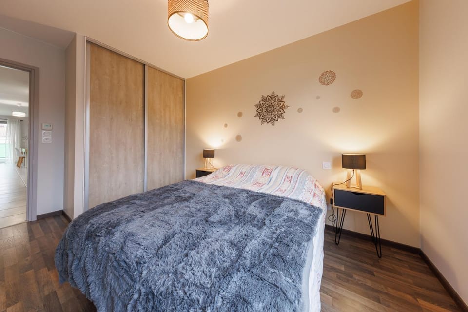 Bed, Bedroom