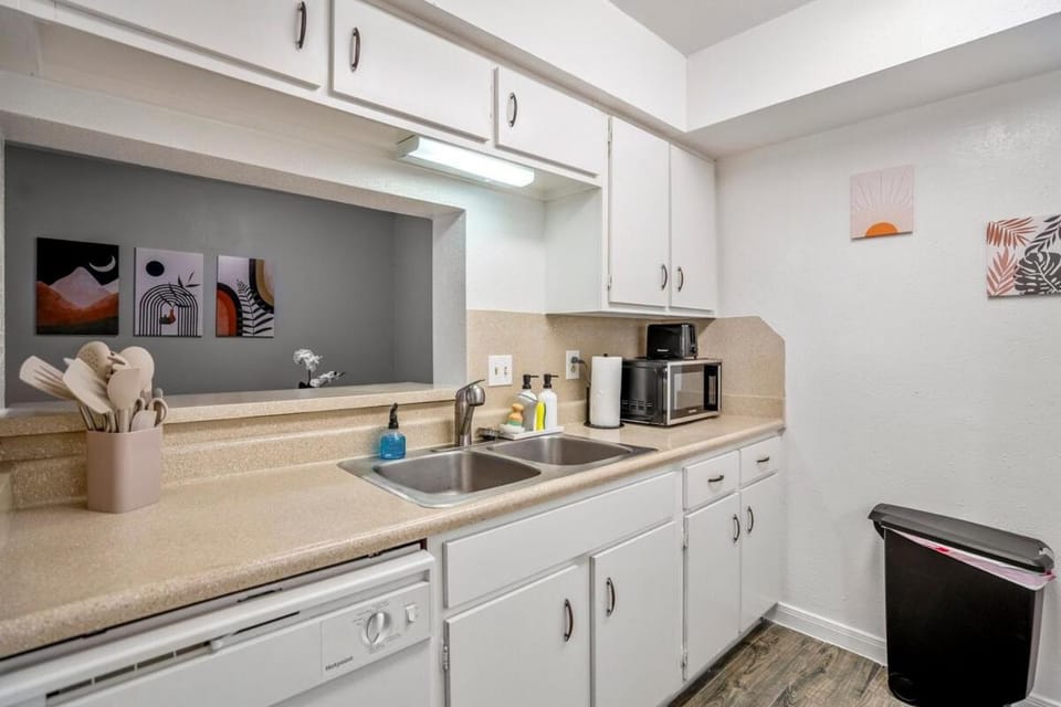 Towne Plaza Apartments 295 - 7 km from FIFA Fest Apartment in Houston