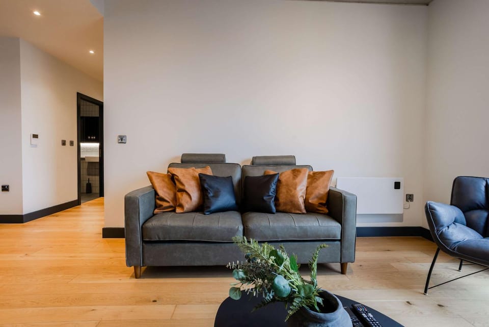 Marron Suite 2BR & City Walks Apartment in Manchester