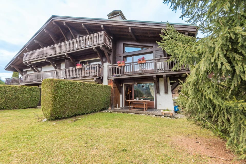 Property building, Garden