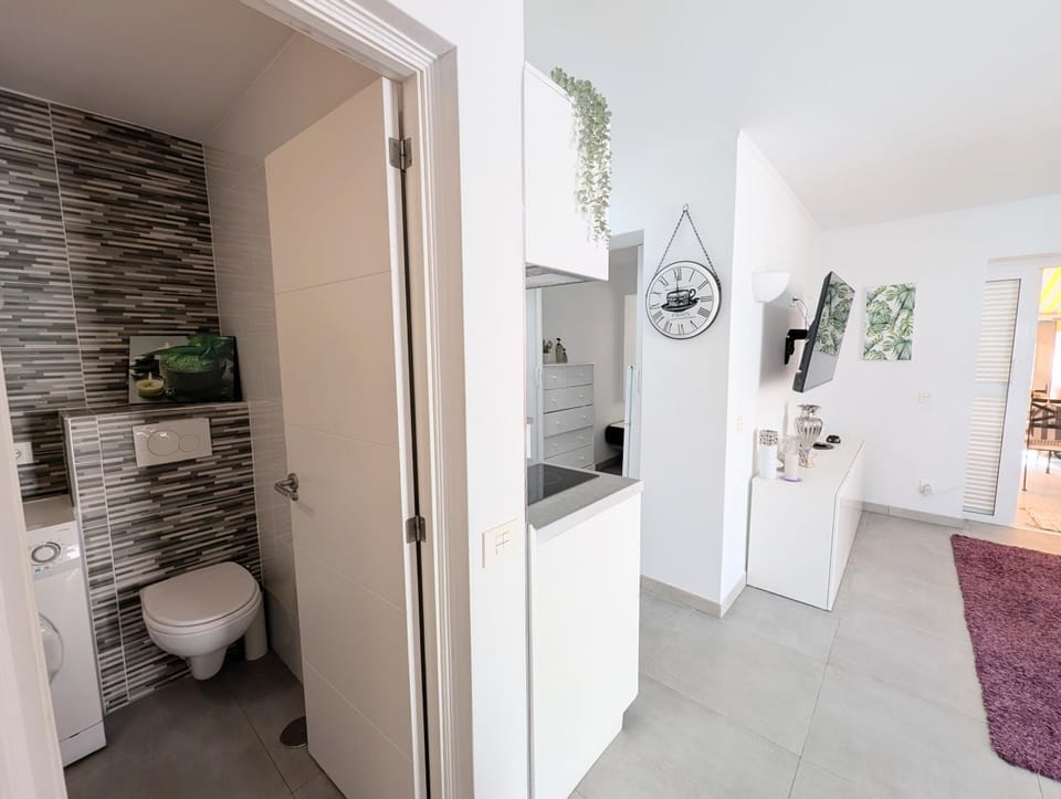 Toilet, Bathroom, washing machine