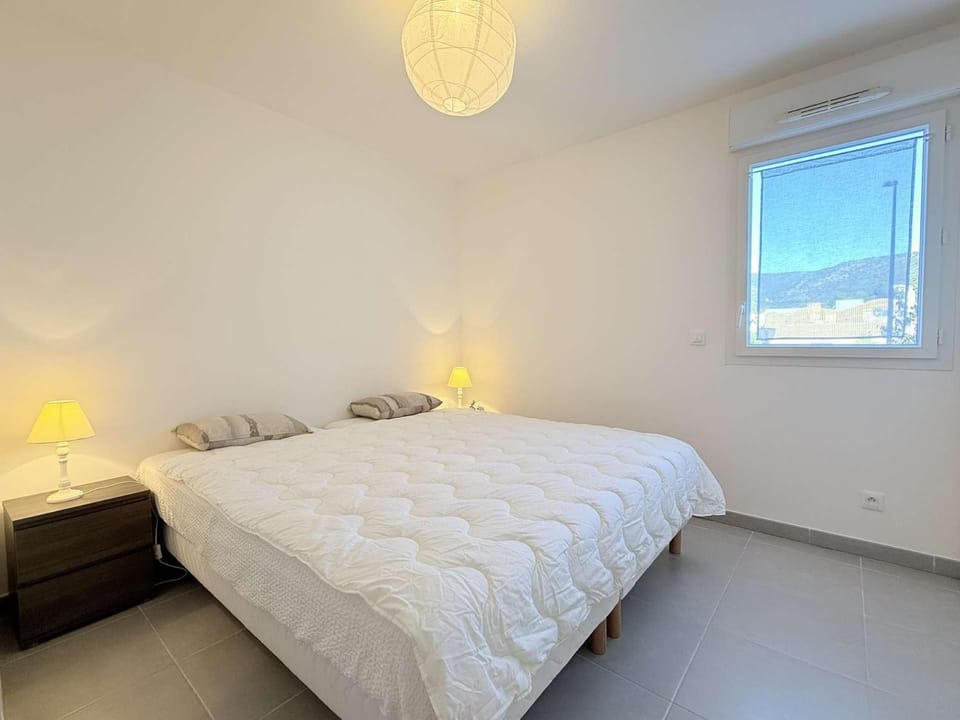 T3 L'Eden- piscine- clim- commerces Apartment in Le Lavandou