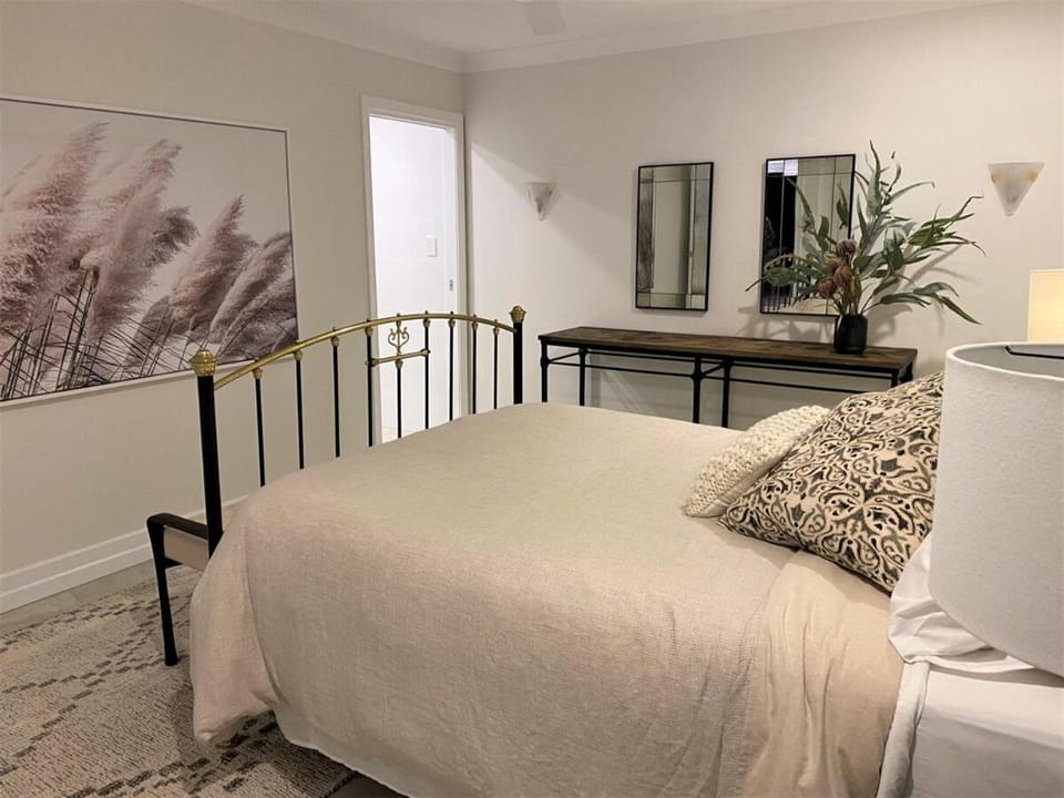 Stunning private unit with pool hosted by Homestayz House in Brisbane